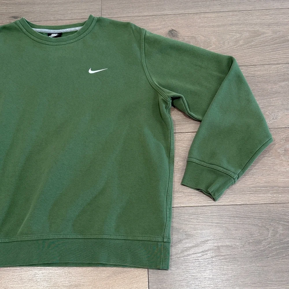 NIKE‎ Green Sportswear Club Solo Swoosh Fleece Crew Long Sleeve Sweatshirt Sz XL